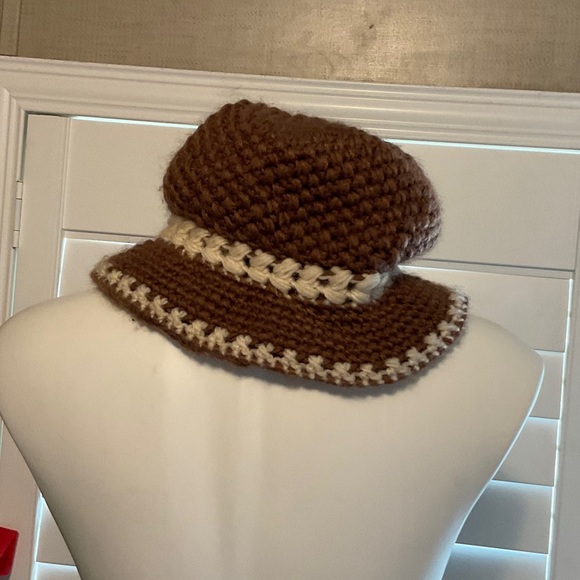 SHEIN Brown and Cream Crochet Hat - Picture 2 of 4